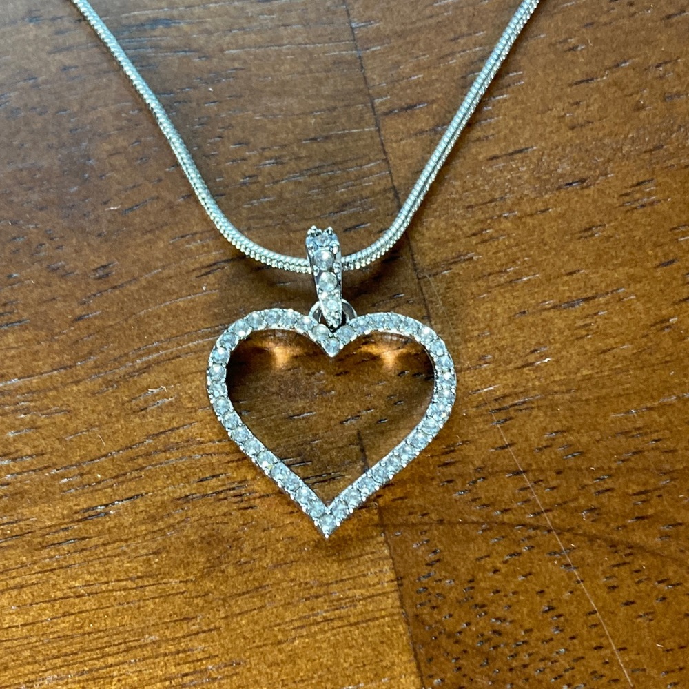 Heart Pendant With Chain - Picture 7 of 7